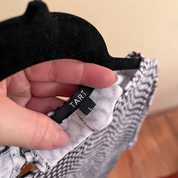 TART Tab-sleeve Dress - Large - Picture 6 of 10